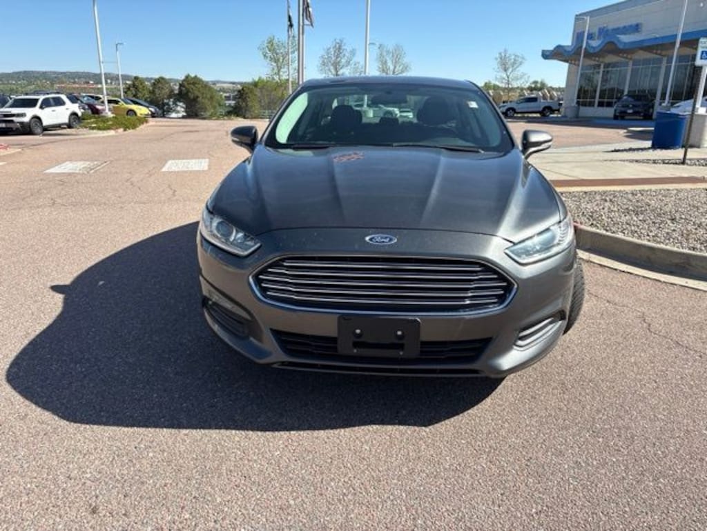 Used 2015 Ford Fusion SE Sedan
