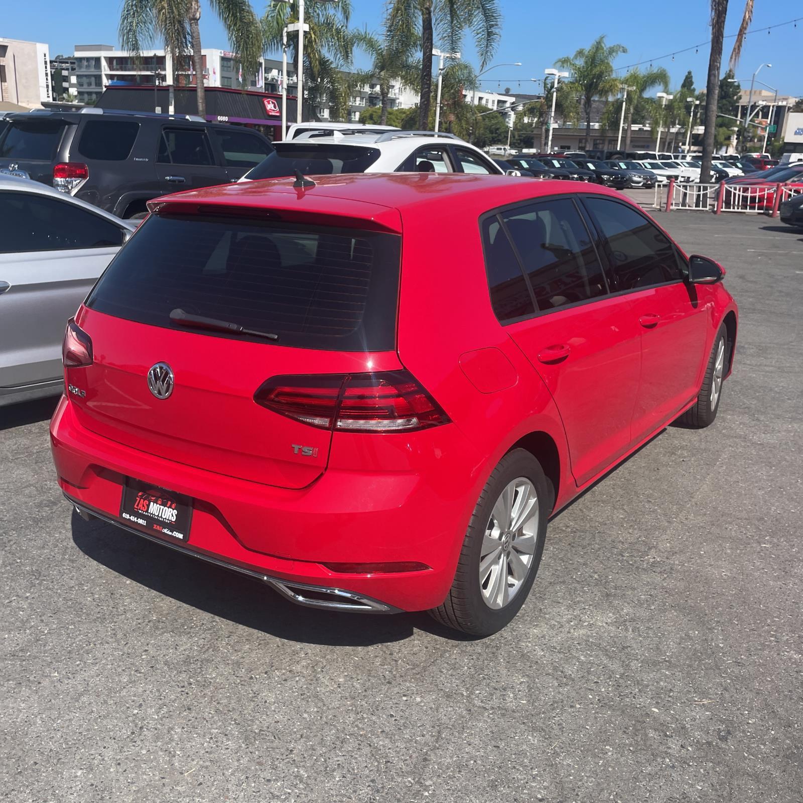 2018 Volkswagen Golf S photo 2