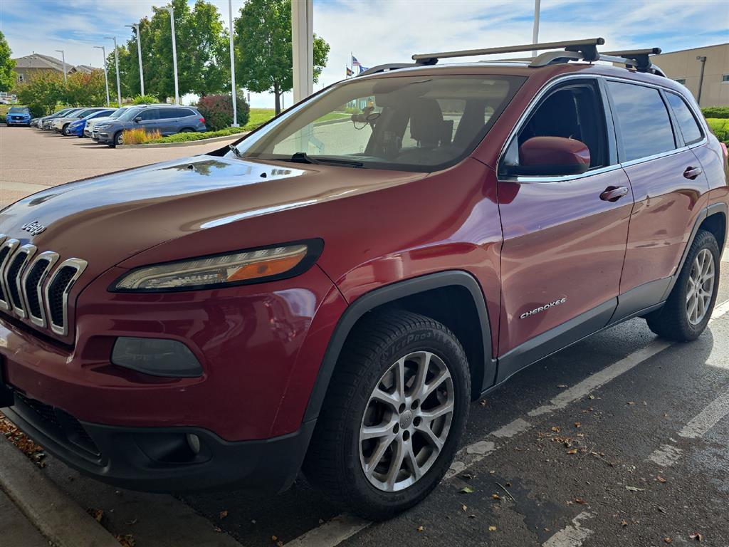 2017 Jeep Cherokee Latitude photo 2