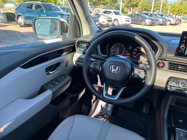 2025 Honda Pilot Touring - Photo 26