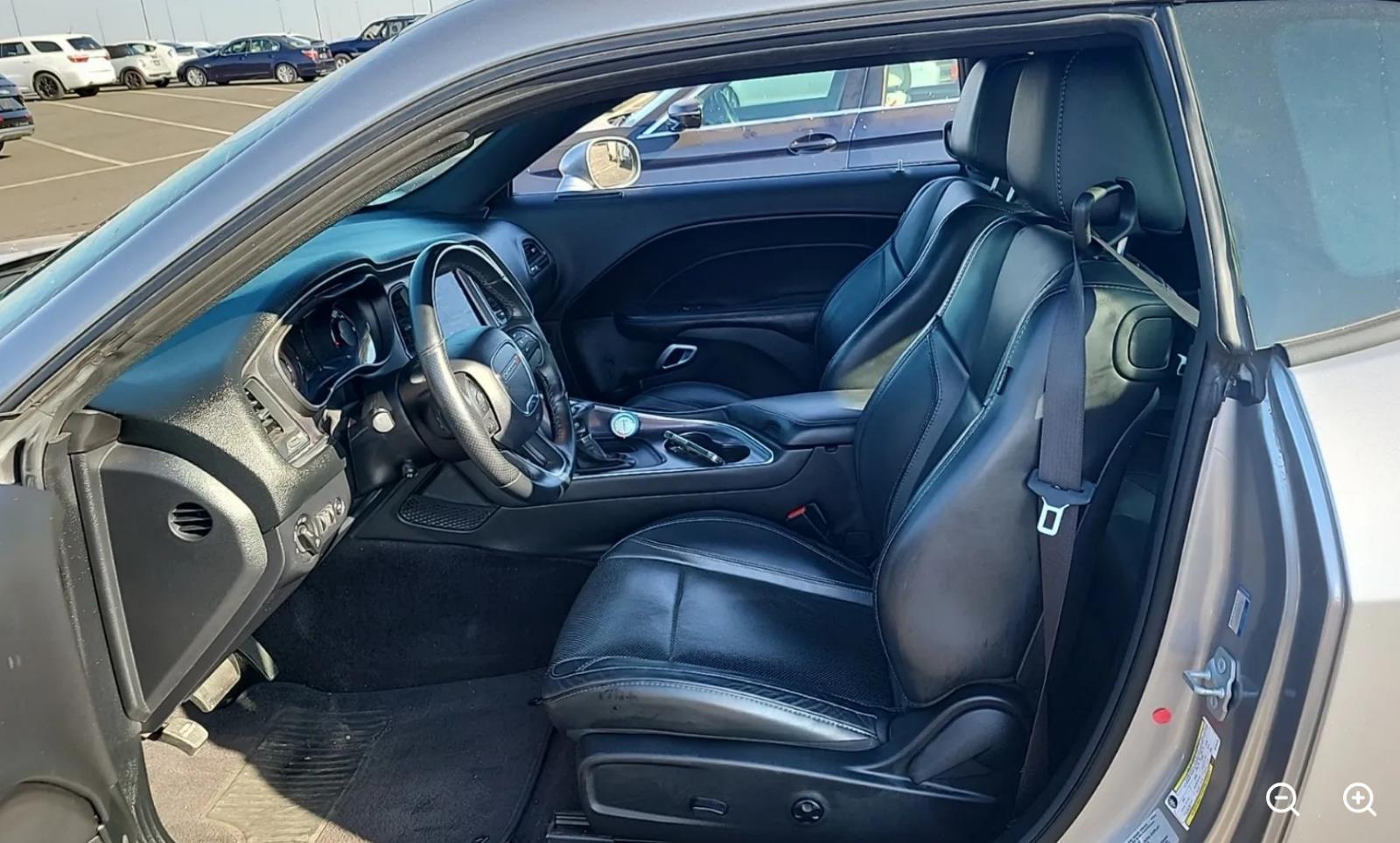 2018 Dodge Challenger SXT Plus photo 4