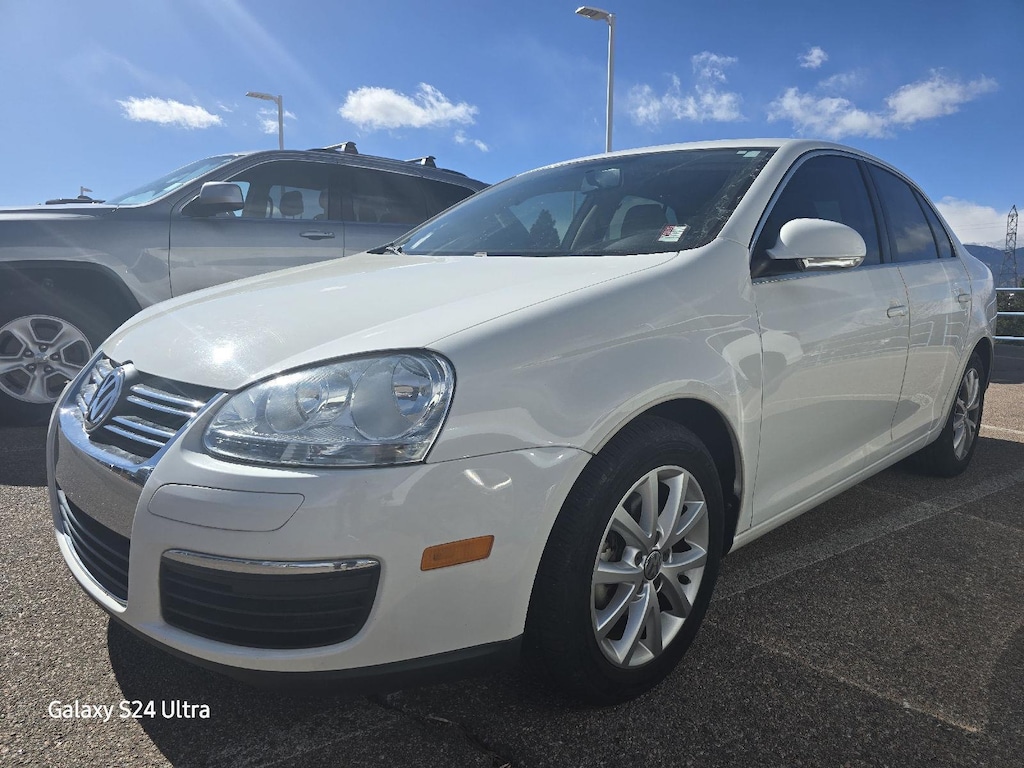Used 2010 Volkswagen Jetta SE Sedan