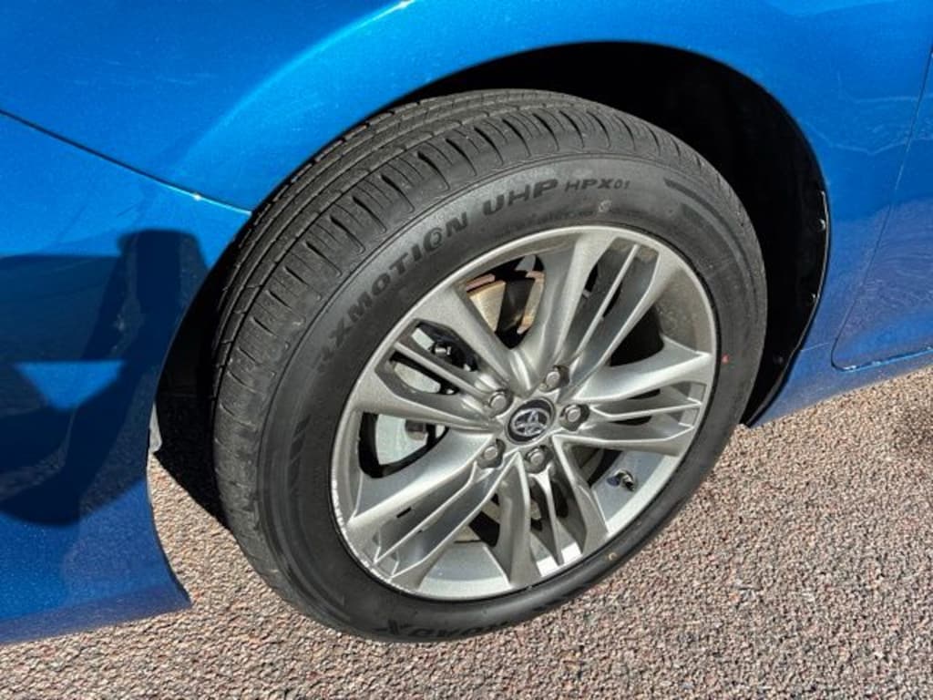 Used 2017 Toyota Camry SE Sedan