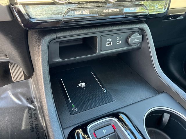 2025 Honda Pilot Touring - Photo 17