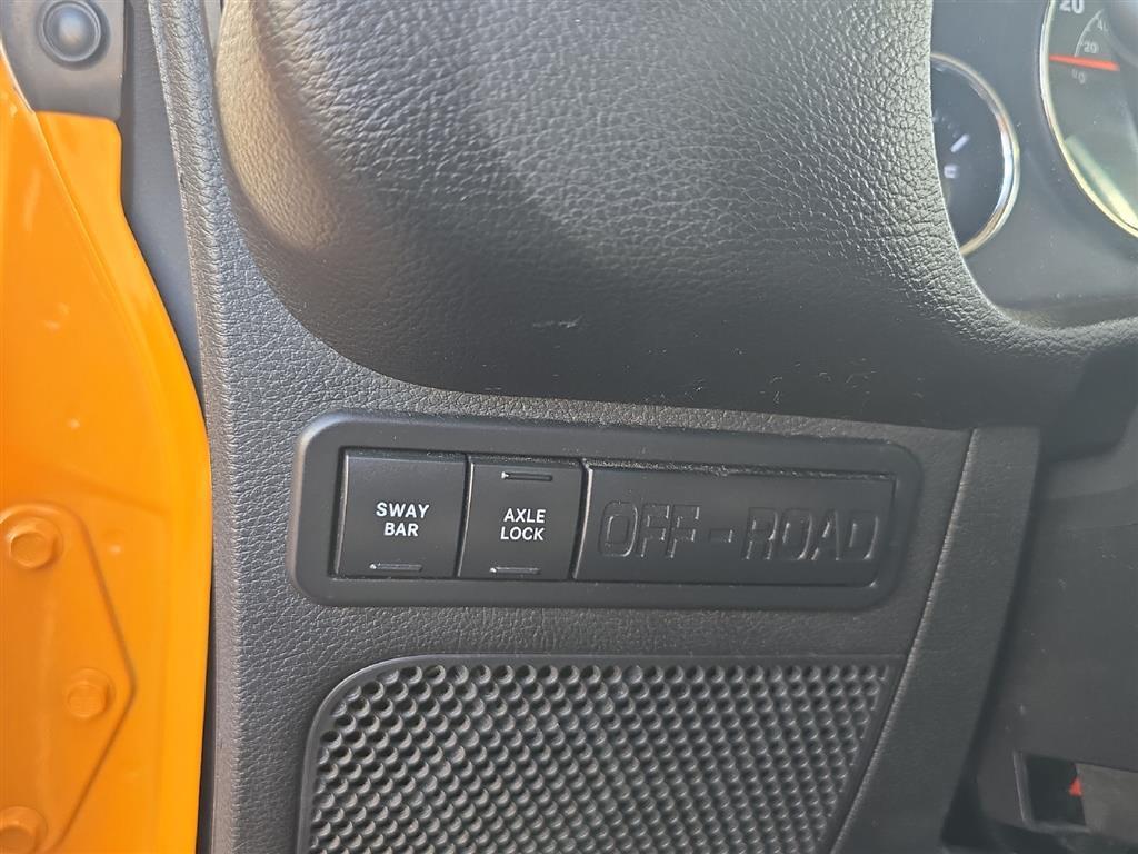 2013 Jeep Wrangler Unlimited Rubicon photo 4