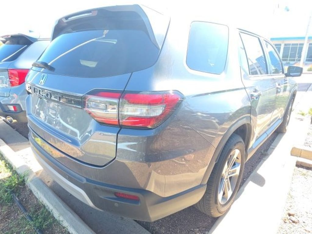 Used 2025 Honda Pilot EX-L SUV