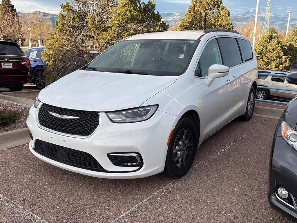 Used 2022 Chrysler Pacifica Touring L Van Passenger Van