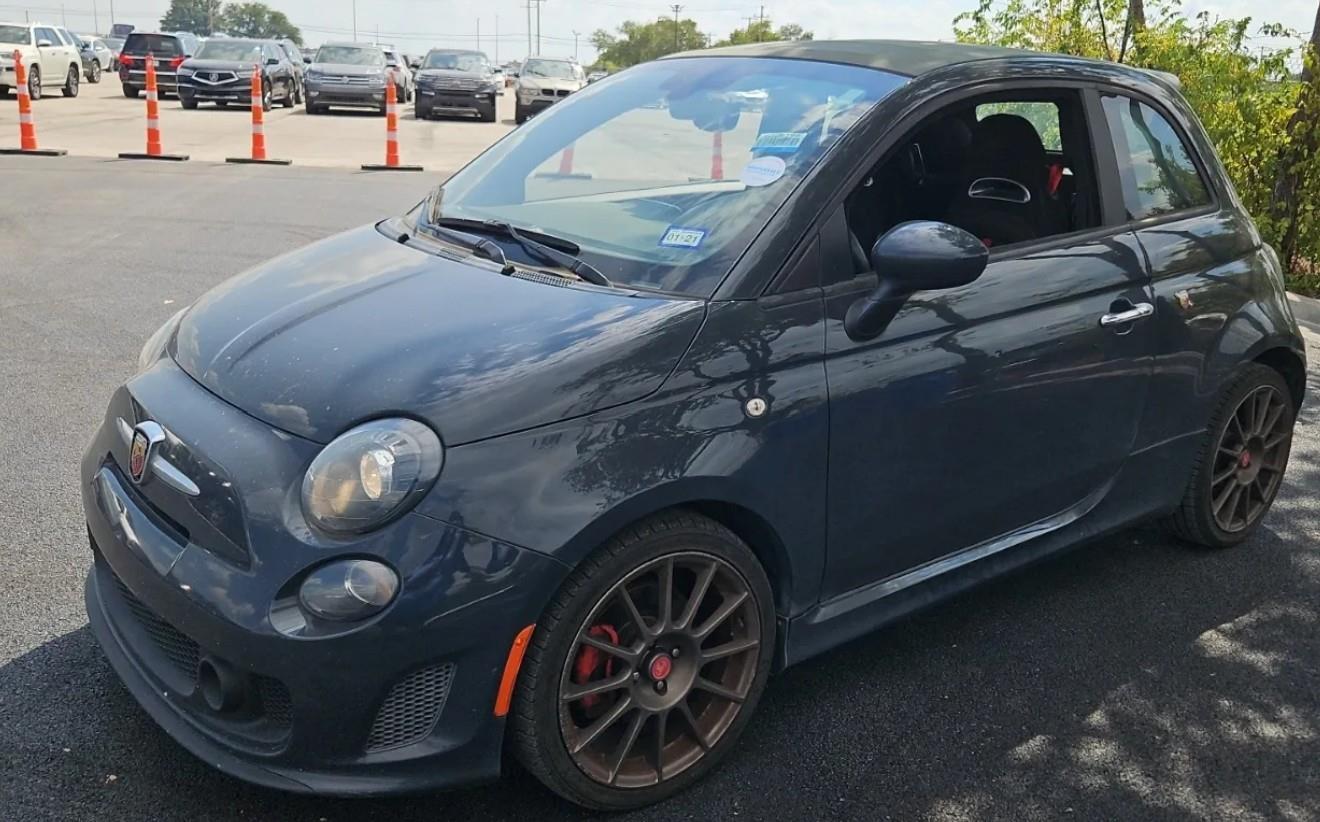 2017 Fiat 500 Abarth photo 3