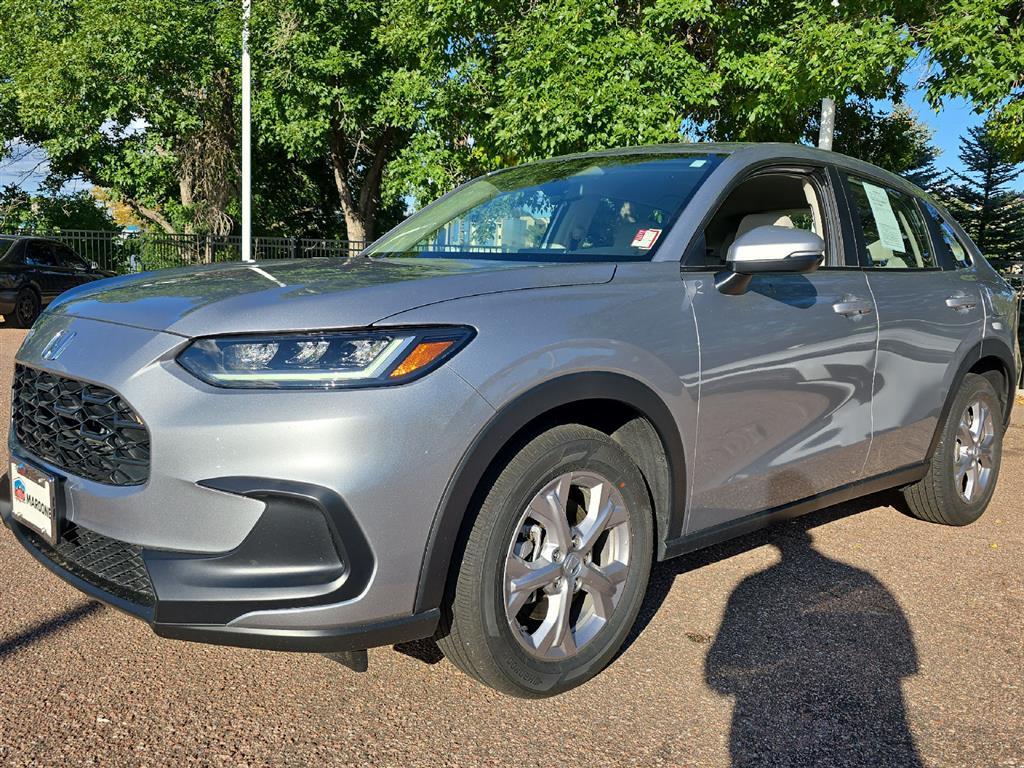 2025 Honda HR-V LX photo 3