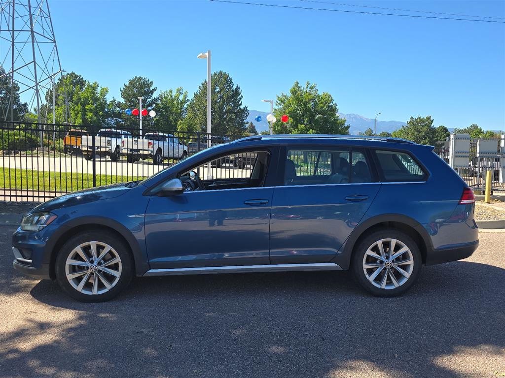 2019 Volkswagen Golf Alltrack S photo 4