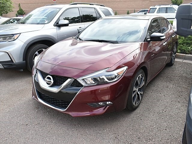 2017 Nissan Maxima Platinum photo 2