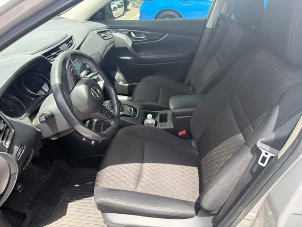 Used 2017 Nissan Rogue SV SUV