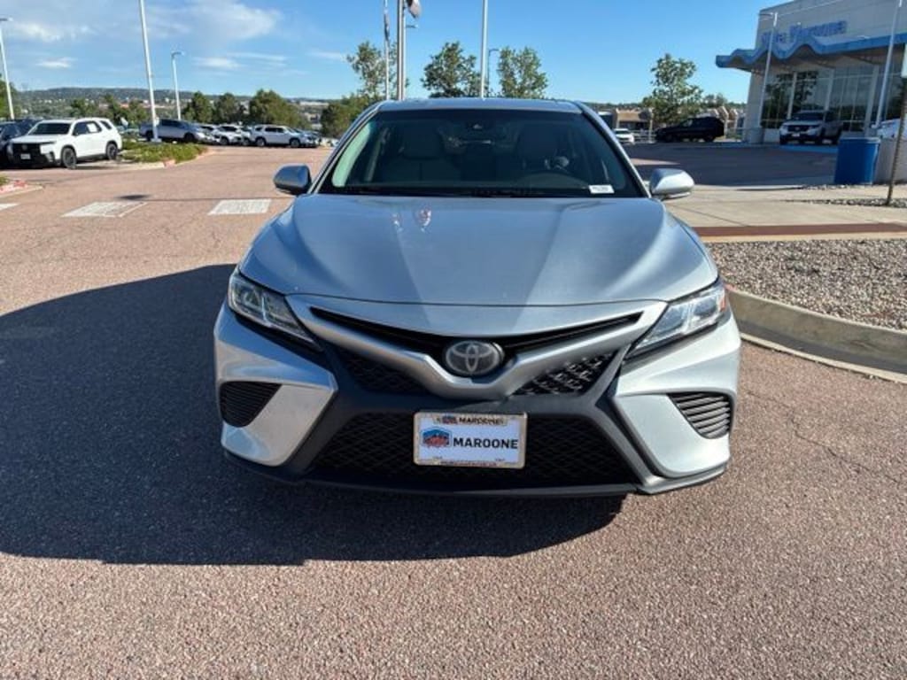 Used 2018 Toyota Camry SE Sedan