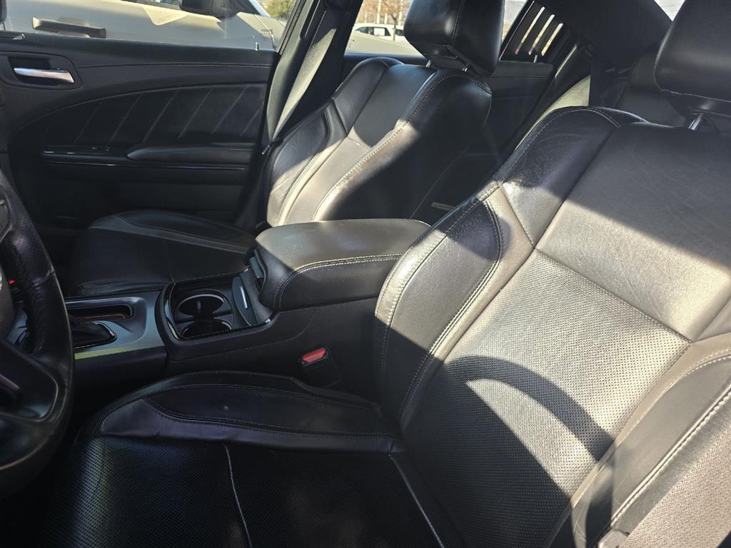 2020 Dodge Charger SXT photo 4