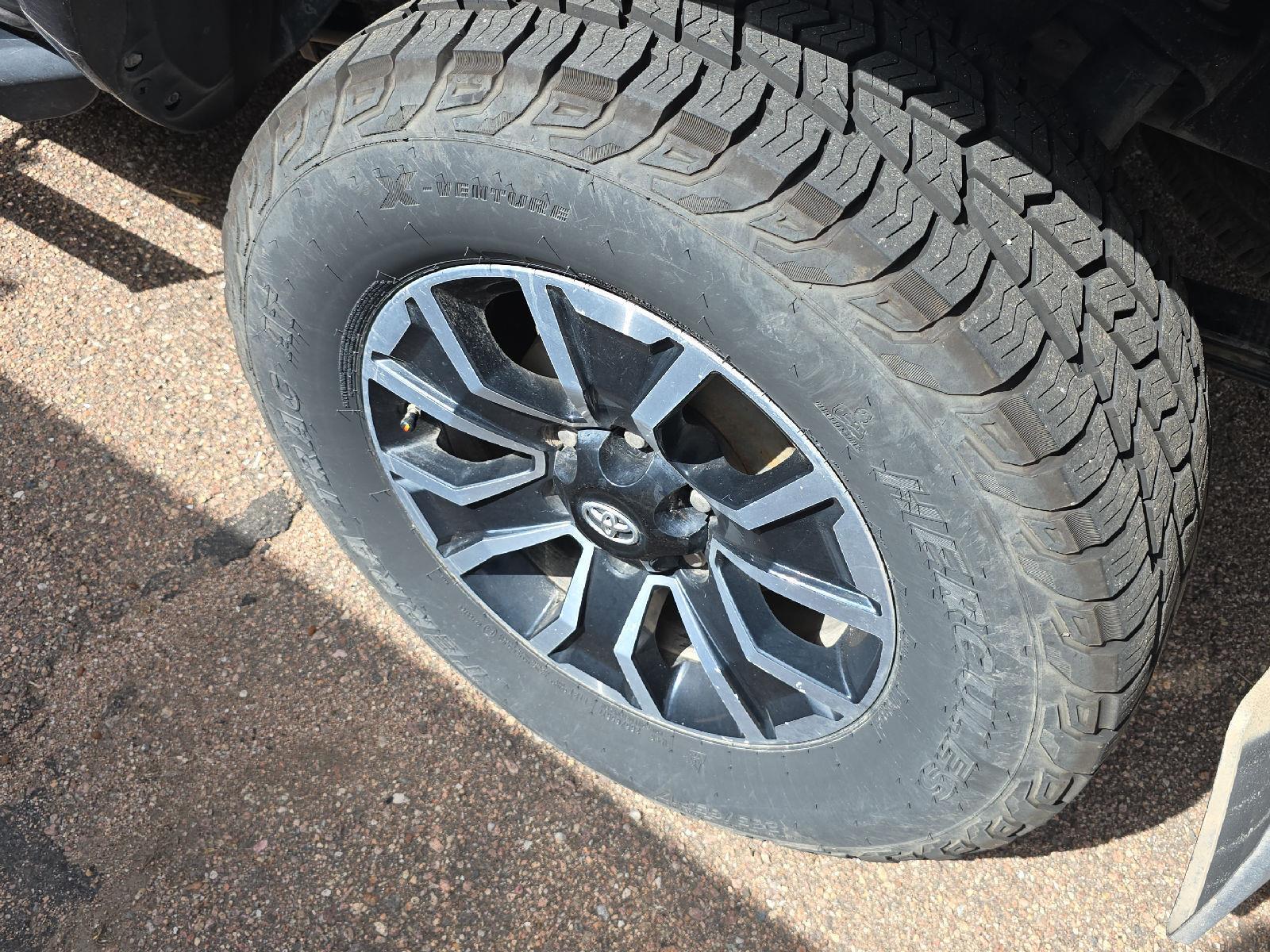 2020 Toyota Tacoma TRD Sport Double Cab photo 4
