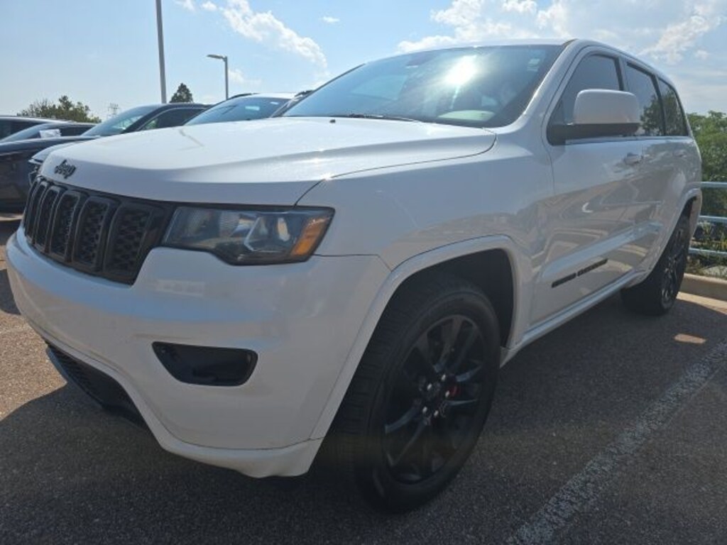 Used 2018 Jeep Grand Cherokee Altitude SUV