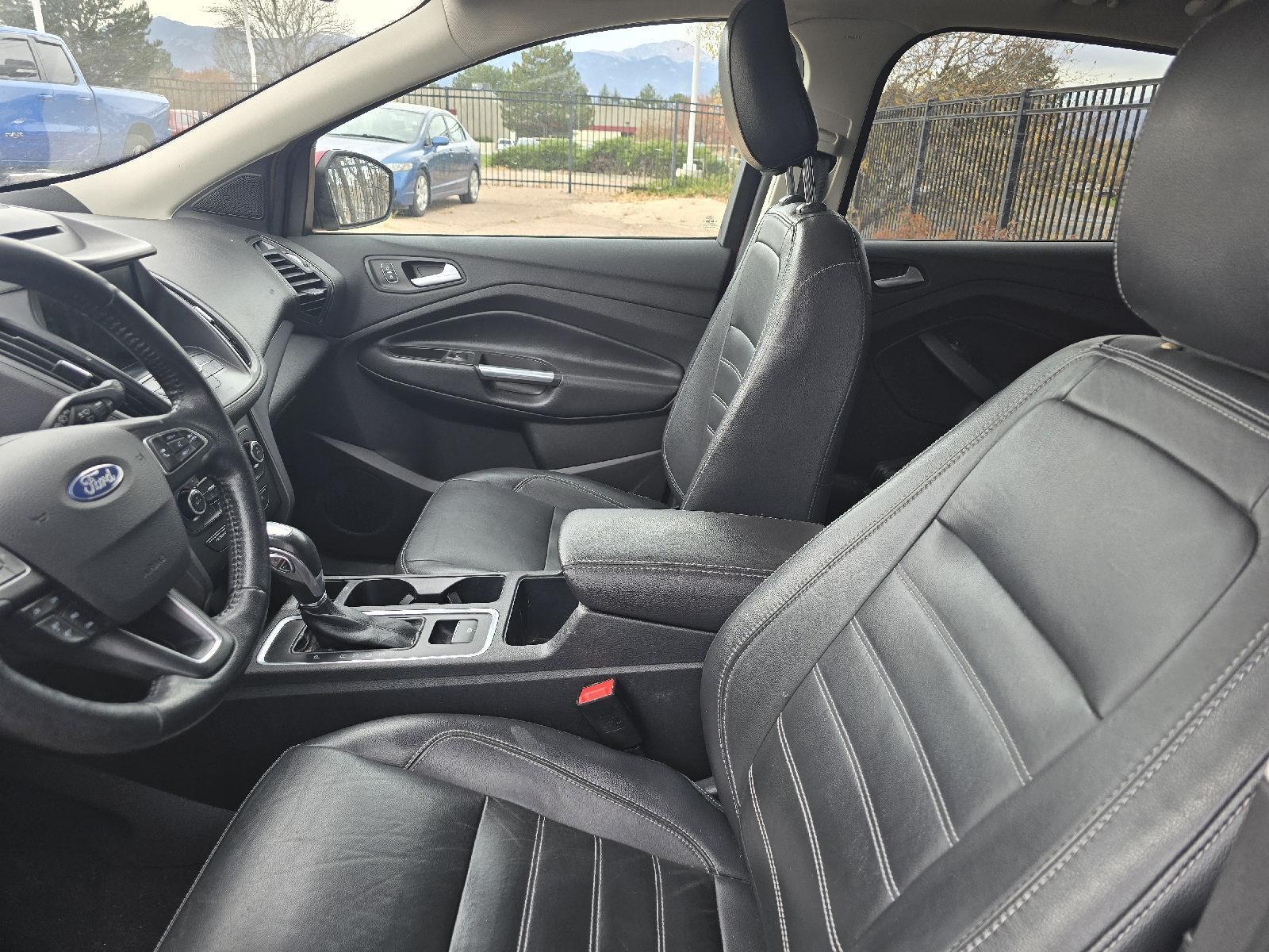 2018 Ford Escape SEL photo 2