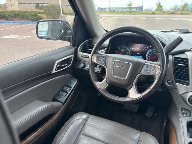 2019 GMC Yukon Denali - Photo 24
