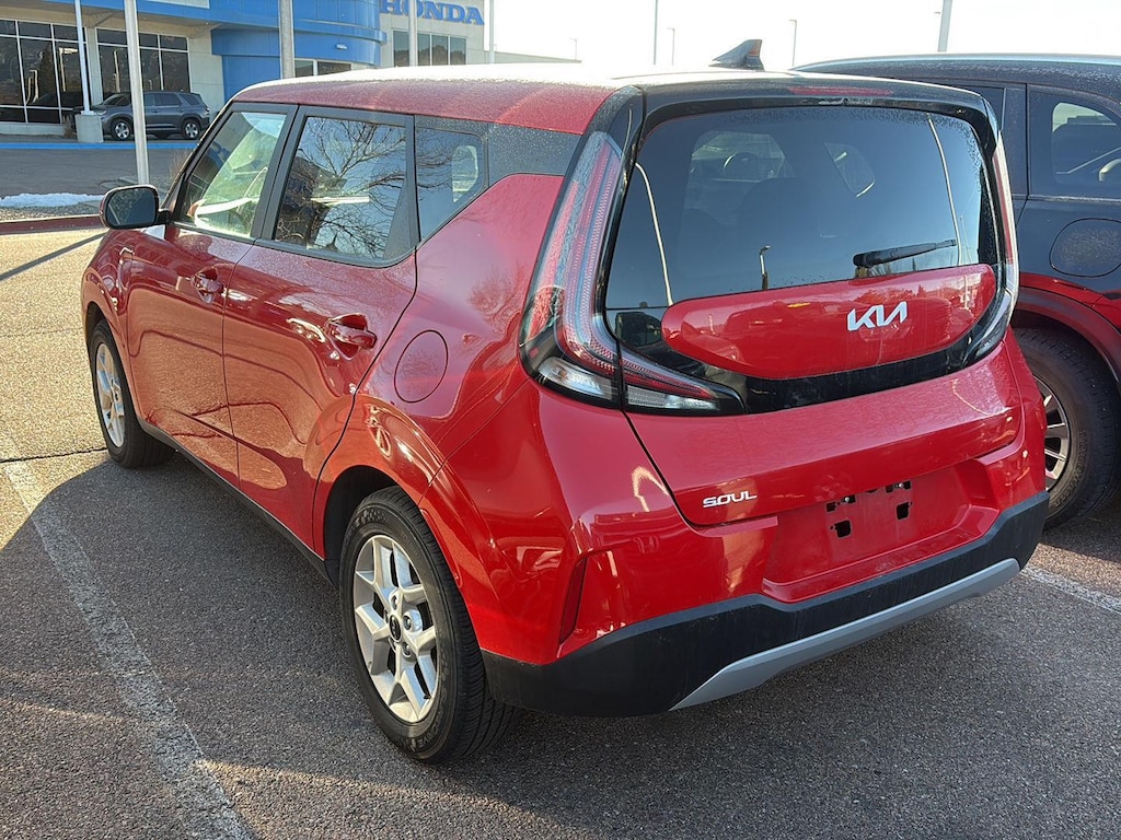 Used 2023 Kia Soul LX Hatchback