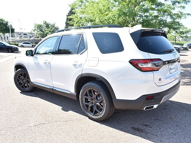 2025 Honda Pilot Touring photo 4