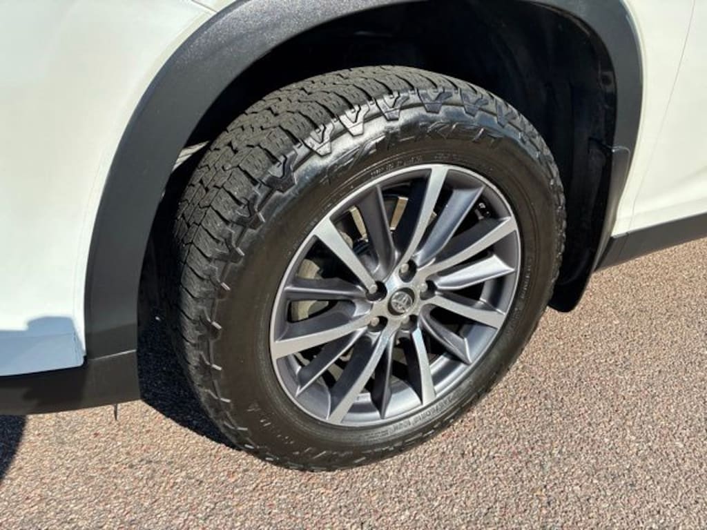Used 2019 Toyota Highlander XLE SUV