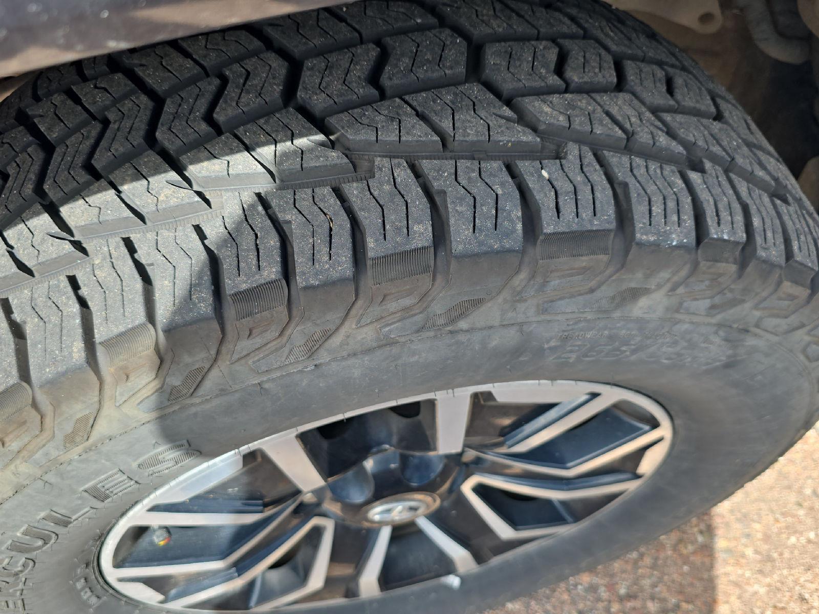 2020 Toyota Tacoma TRD Sport Double Cab photo 2