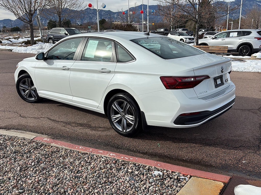 Used 2023 Volkswagen Jetta SE Sedan
