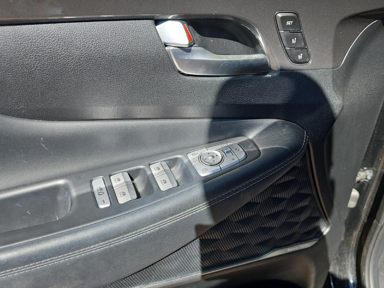 2022 Hyundai Santa Fe Calligraphy photo 3