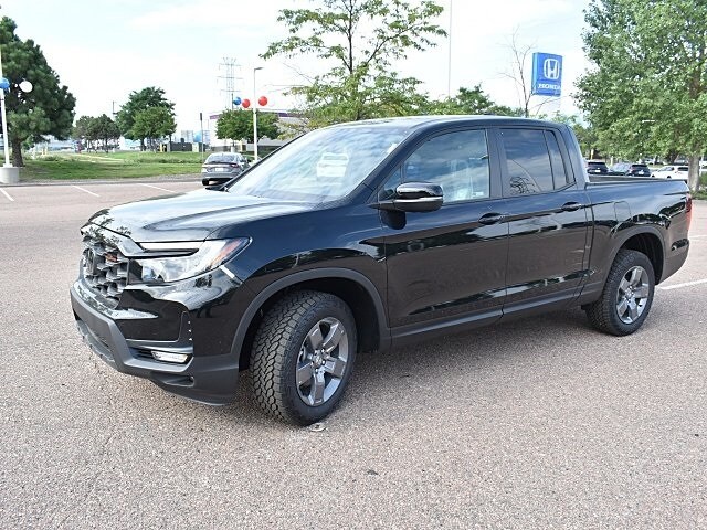2025 Honda Ridgeline TrailSport photo 3