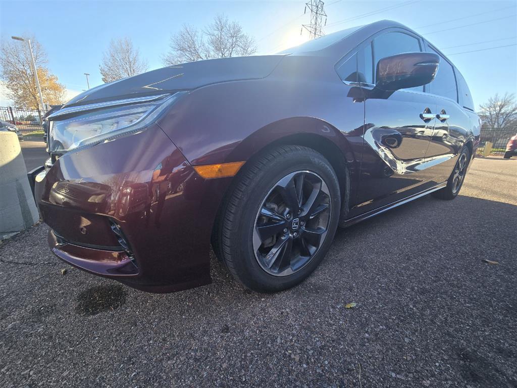 2021 Honda Odyssey Elite photo 2