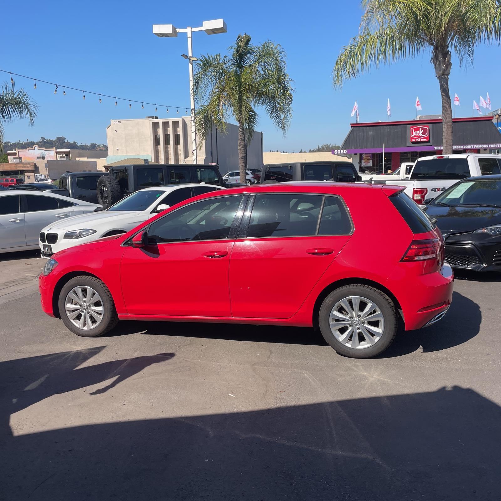 2018 Volkswagen Golf S photo 3