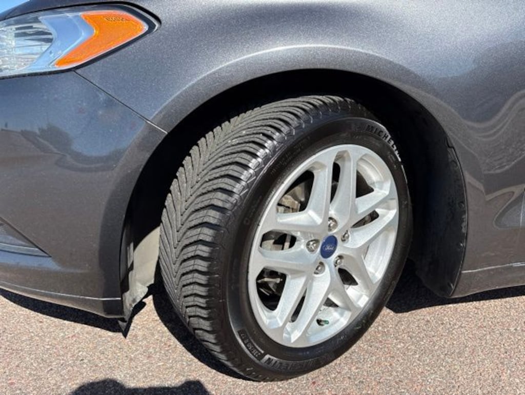 Used 2015 Ford Fusion SE Sedan