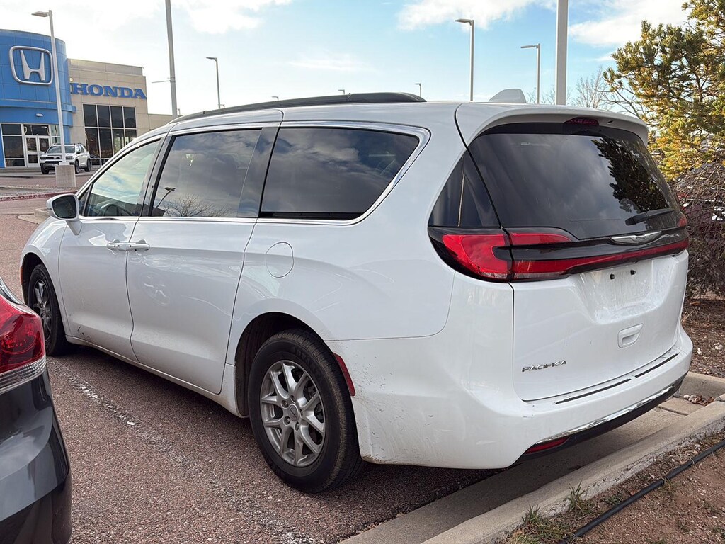 Used 2022 Chrysler Pacifica Touring L Van Passenger Van
