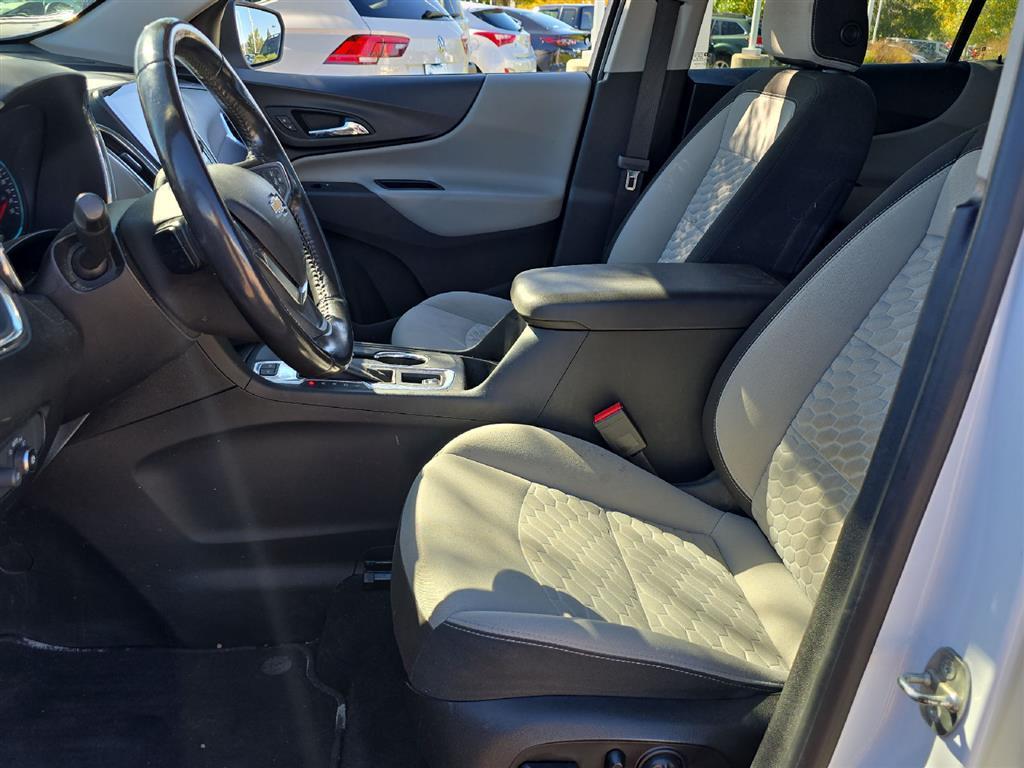 2019 Chevrolet Equinox LT photo 4