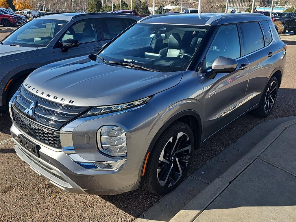 2023 Mitsubishi Outlander PHEV SEL photo 3