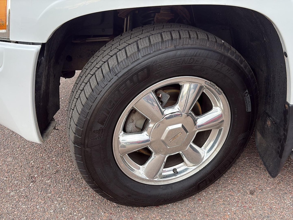 Used 2005 GMC Envoy SLT SUV