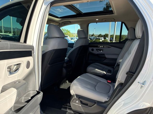 2025 Honda Pilot Touring - Photo 22