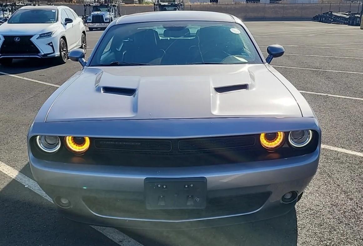 2018 Dodge Challenger SXT Plus photo 2