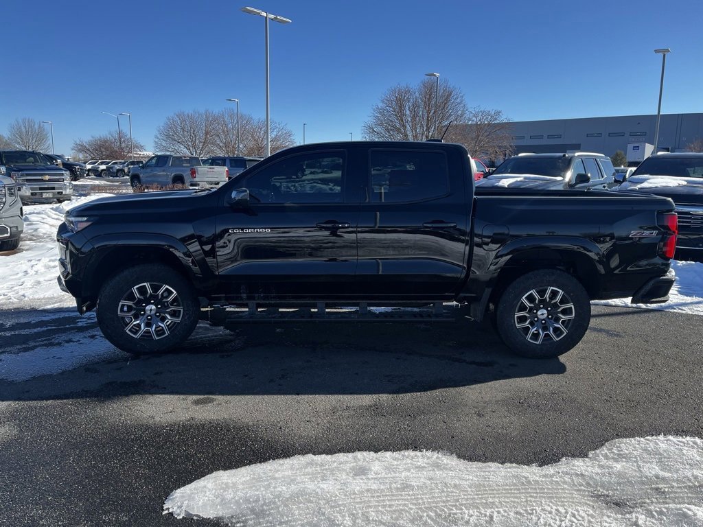 2025 Chevrolet Colorado Z71 photo 2