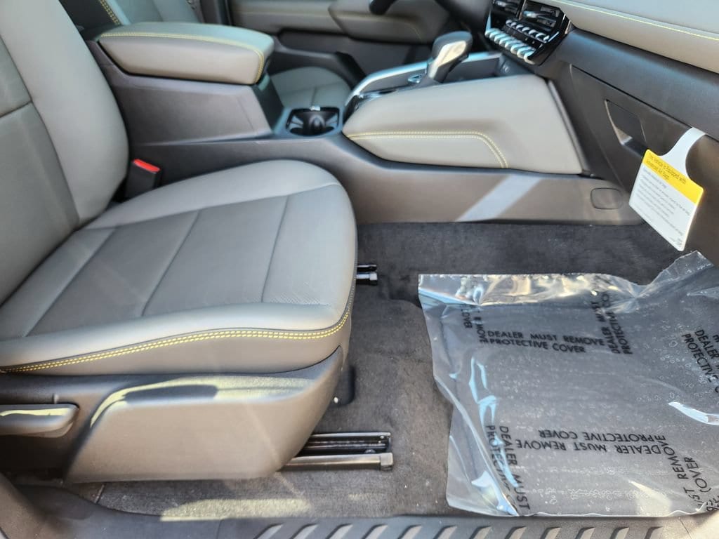 2026 Chevrolet Colorado ZR2 - Photo 14