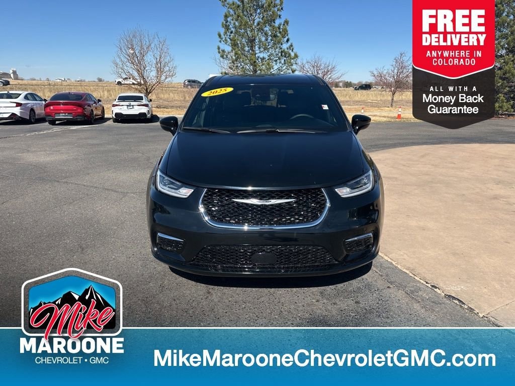 Used 2025 Chrysler Pacifica Select Van Passenger Van