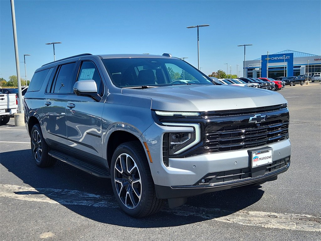 2026 Chevrolet Suburban RST photo 4