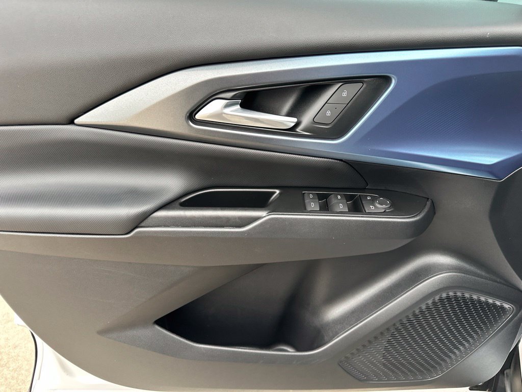 2024 Chevrolet Equinox EV LT - Photo 14