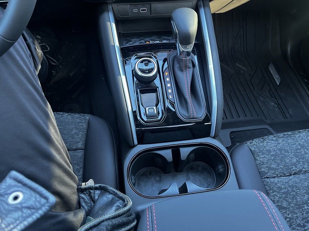 2025 Chevrolet Colorado Z71 - Photo 18