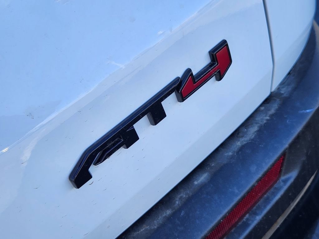 2026 GMC Acadia AT4 - Photo 7