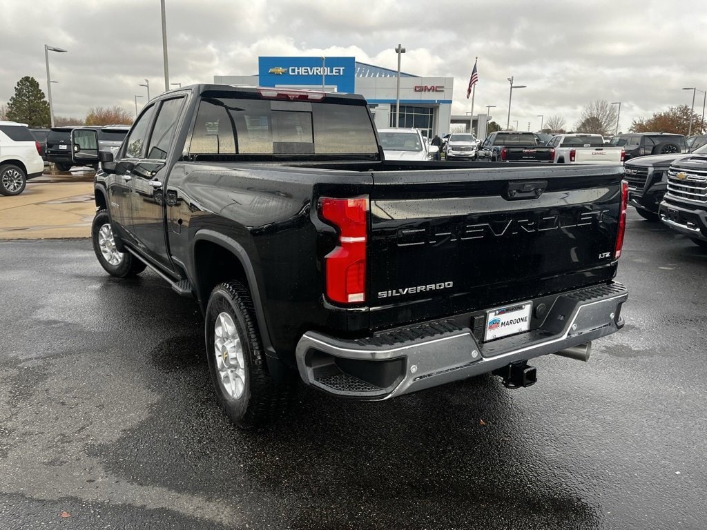 2025 Chevrolet Silverado 2500HD LTZ photo 3