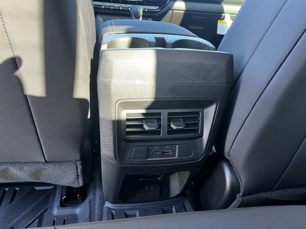 2025 Chevrolet Colorado Z71 - Photo 24