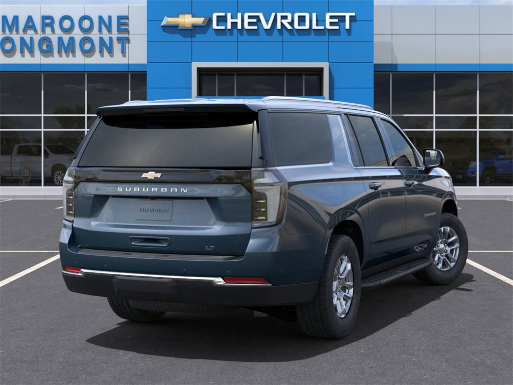 2025 Chevrolet Suburban LT photo 4