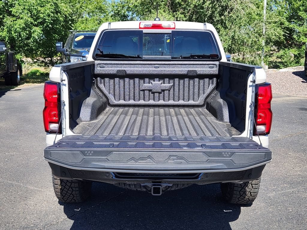 2026 Chevrolet Colorado ZR2 - Photo 11