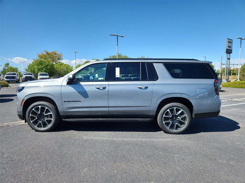 2026 Chevrolet Suburban RST photo 2
